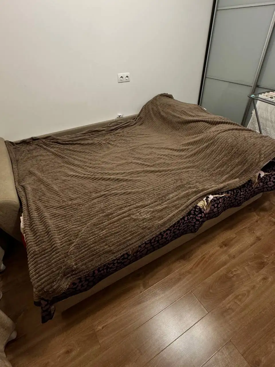 Диван с ящиком для хранения - Мебель (Для дома и дачи) в Москва