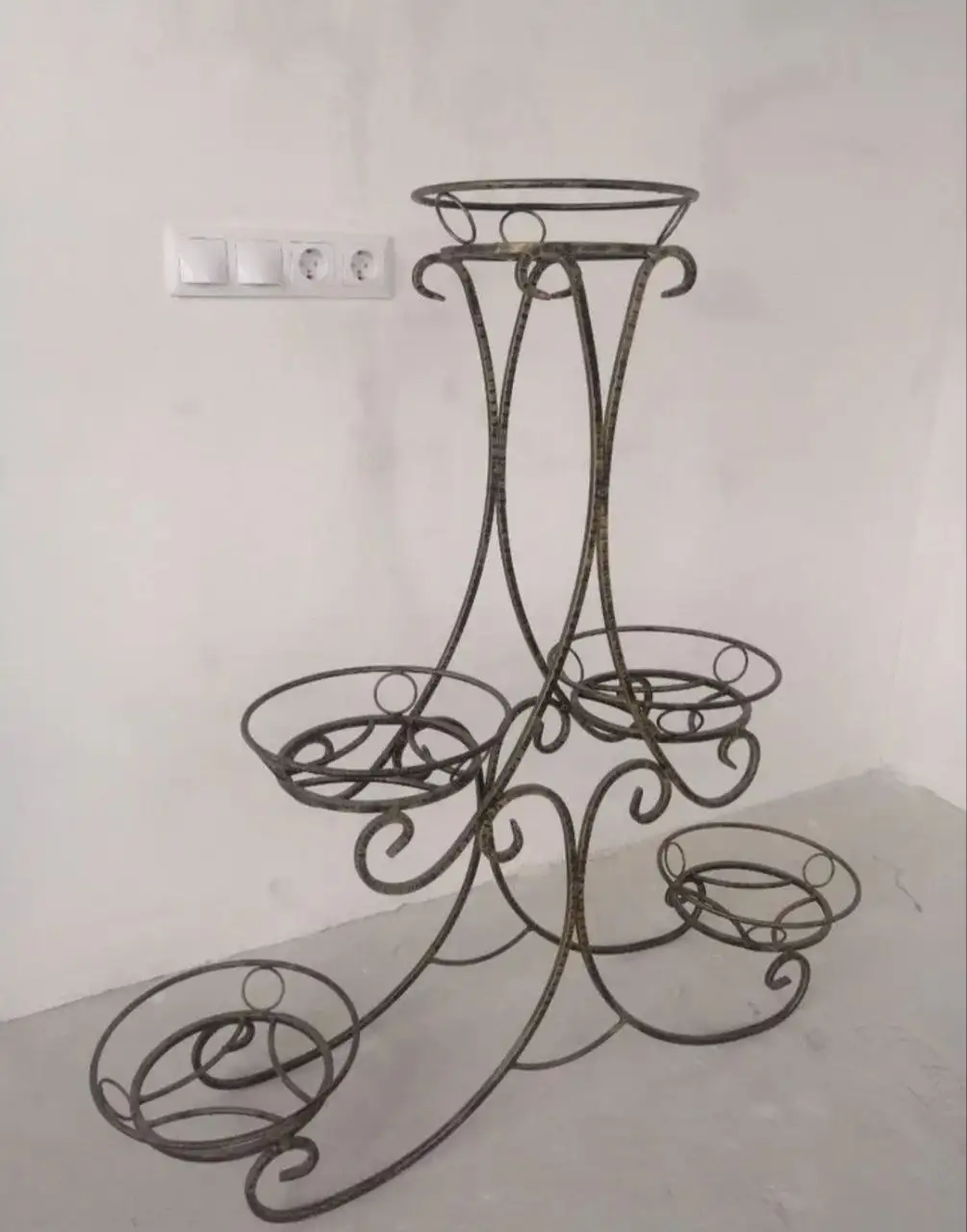 Подставка для цветочных горшков из кованого металла - Декор и интерьер (Для дома и дачи) в Москва