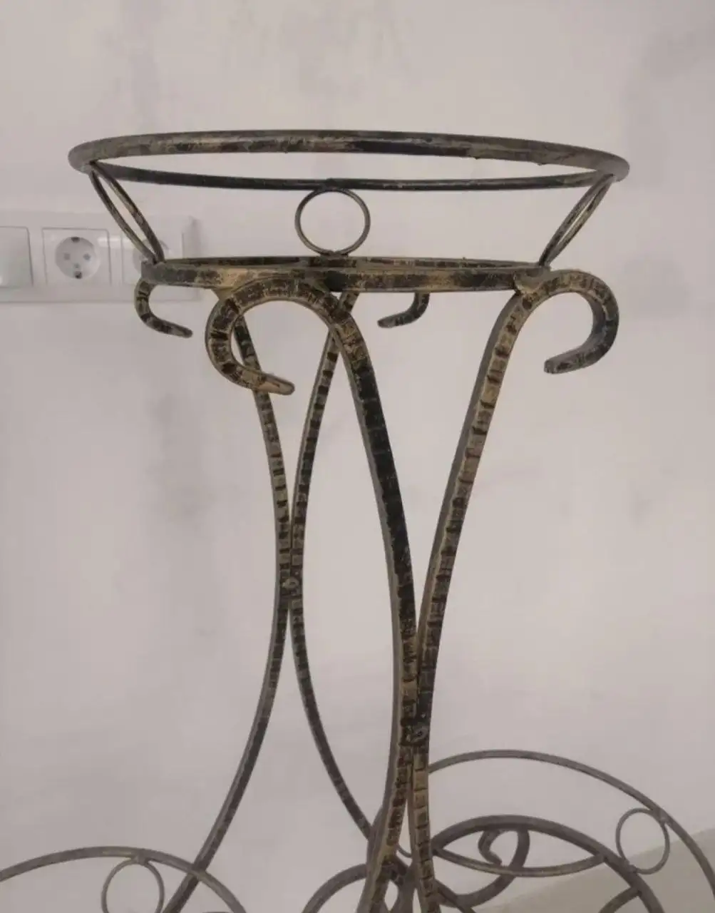 Подставка для цветочных горшков из кованого металла - Декор и интерьер (Для дома и дачи) в Москва