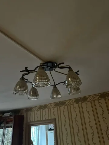 Люстра бесплатно - частное объявление в Неизвестно