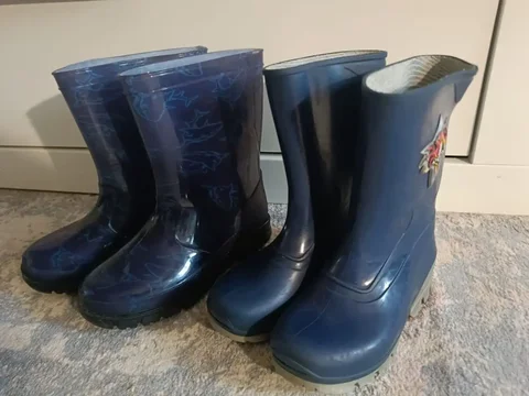 Резиновые сапоги 27 и 31 размер - Подростковая одежда в Москва
