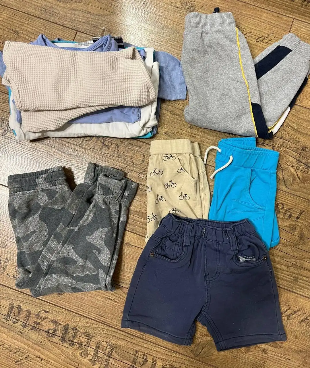 Шорты и штаны б/у на 2-3 года - Одежда в Бутово