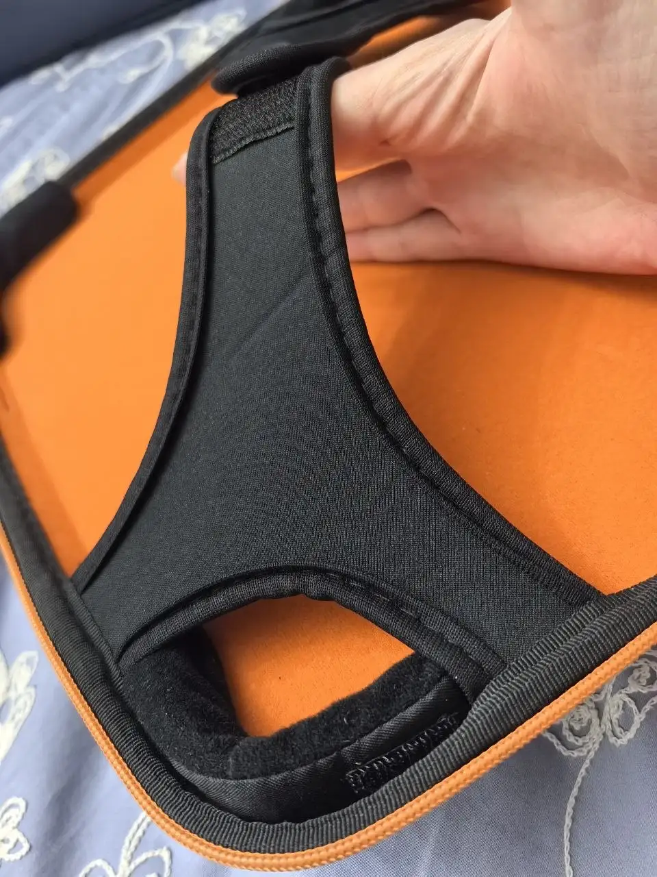 Новая сумка для ноутбука с жесткой формой - Аксессуары для компьютеров (Электроника) в Бутово