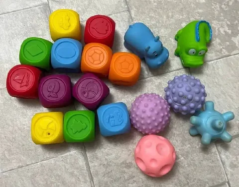 Наборы кубиков и мячики - Товары для детей в Бутово