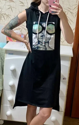 Платье с капюшоном и вышивкой пайетками - Одежда в Москва