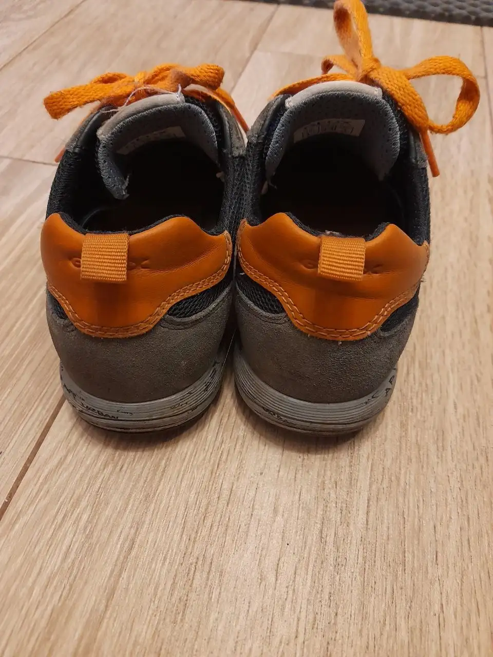 Демесезонные кроссовки 34 размер - Обувь (Одежда) в Бутово