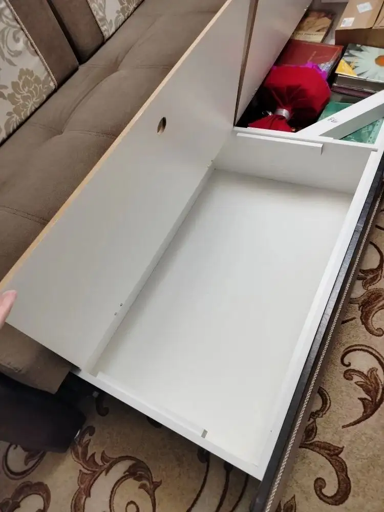 Продаётся диван в жрогем состоянии - Мебель (Для дома и дачи) в Подольск