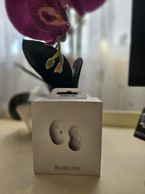 Наушники с кейсом и коробкой - частное объявление в Неизвестно