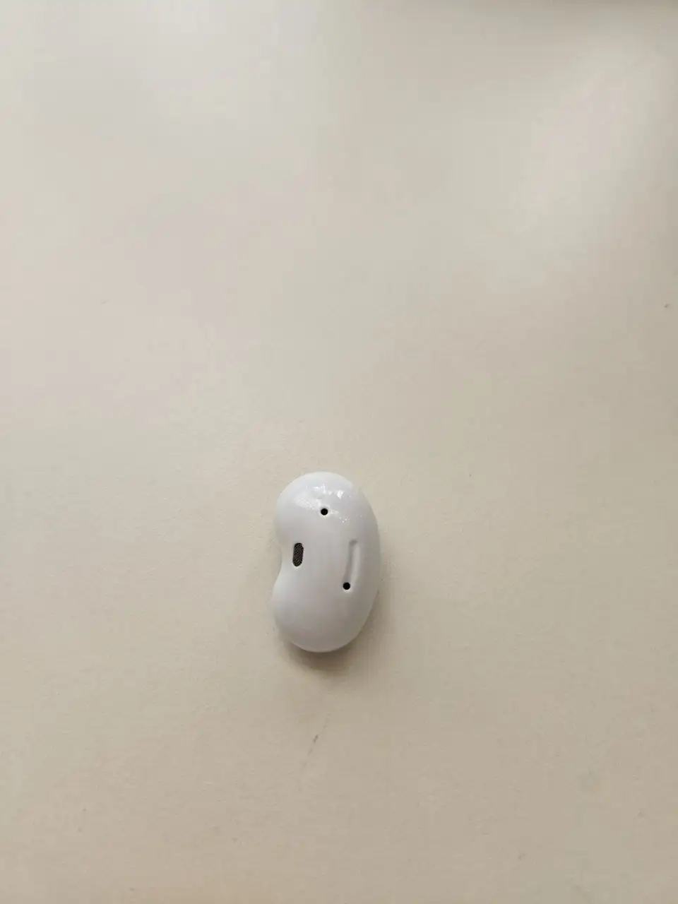 Наушники с кейсом и коробкой - Электроника в Неизвестно