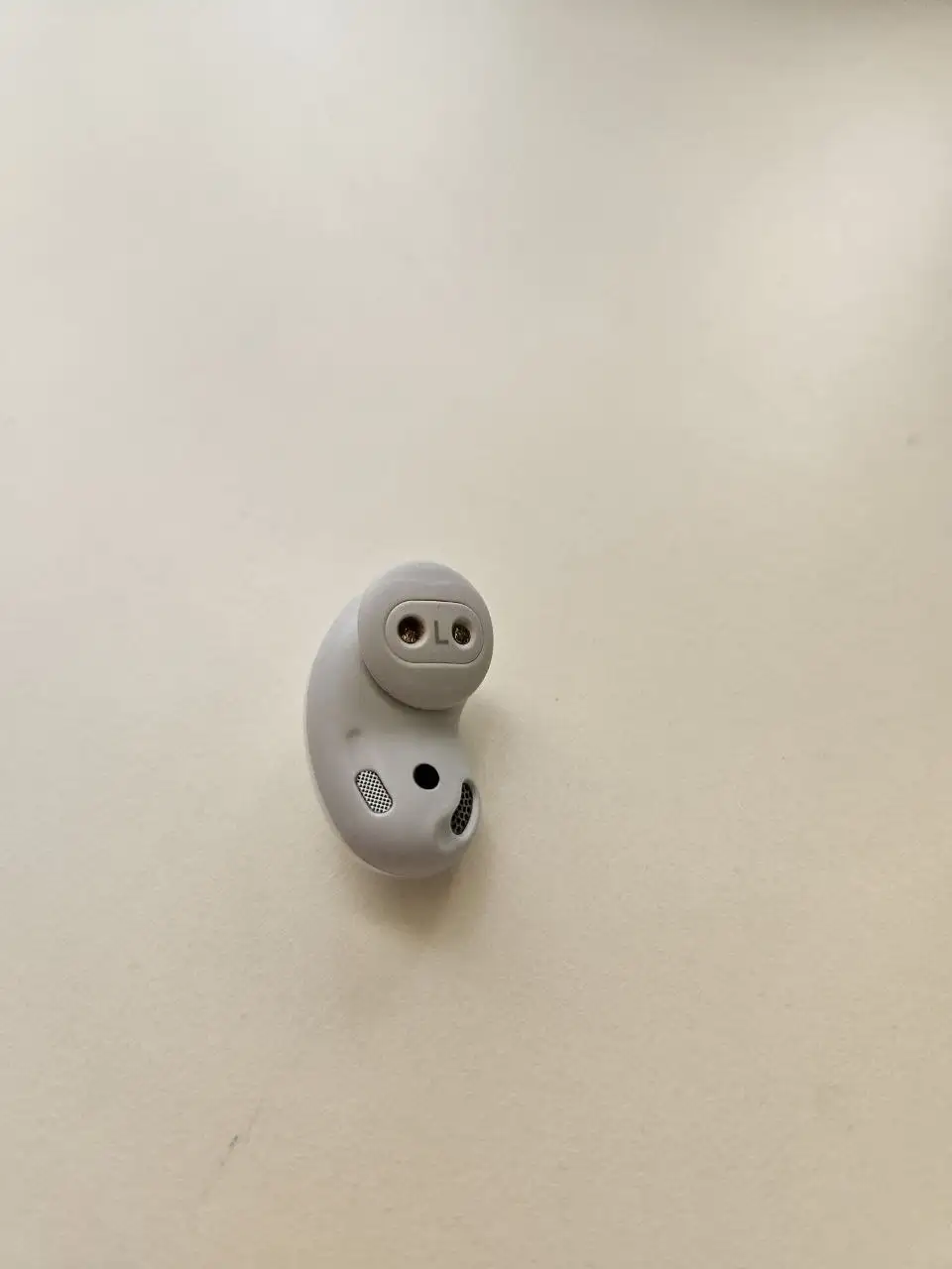 Наушники с кейсом и коробкой - Электроника в Неизвестно