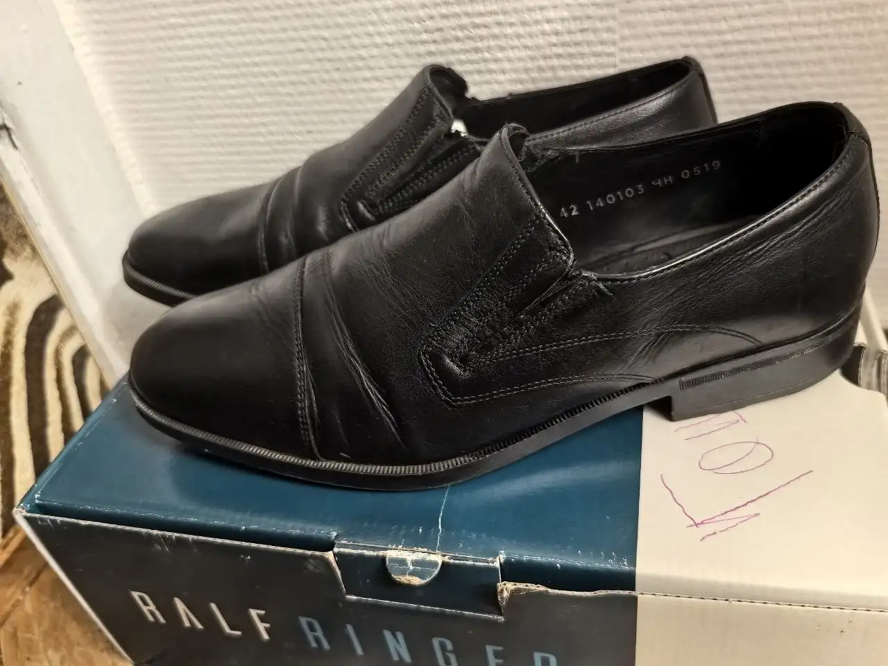 Мужские туфли 42 размера в отличном состоянии - Обувь (Одежда) в Москва