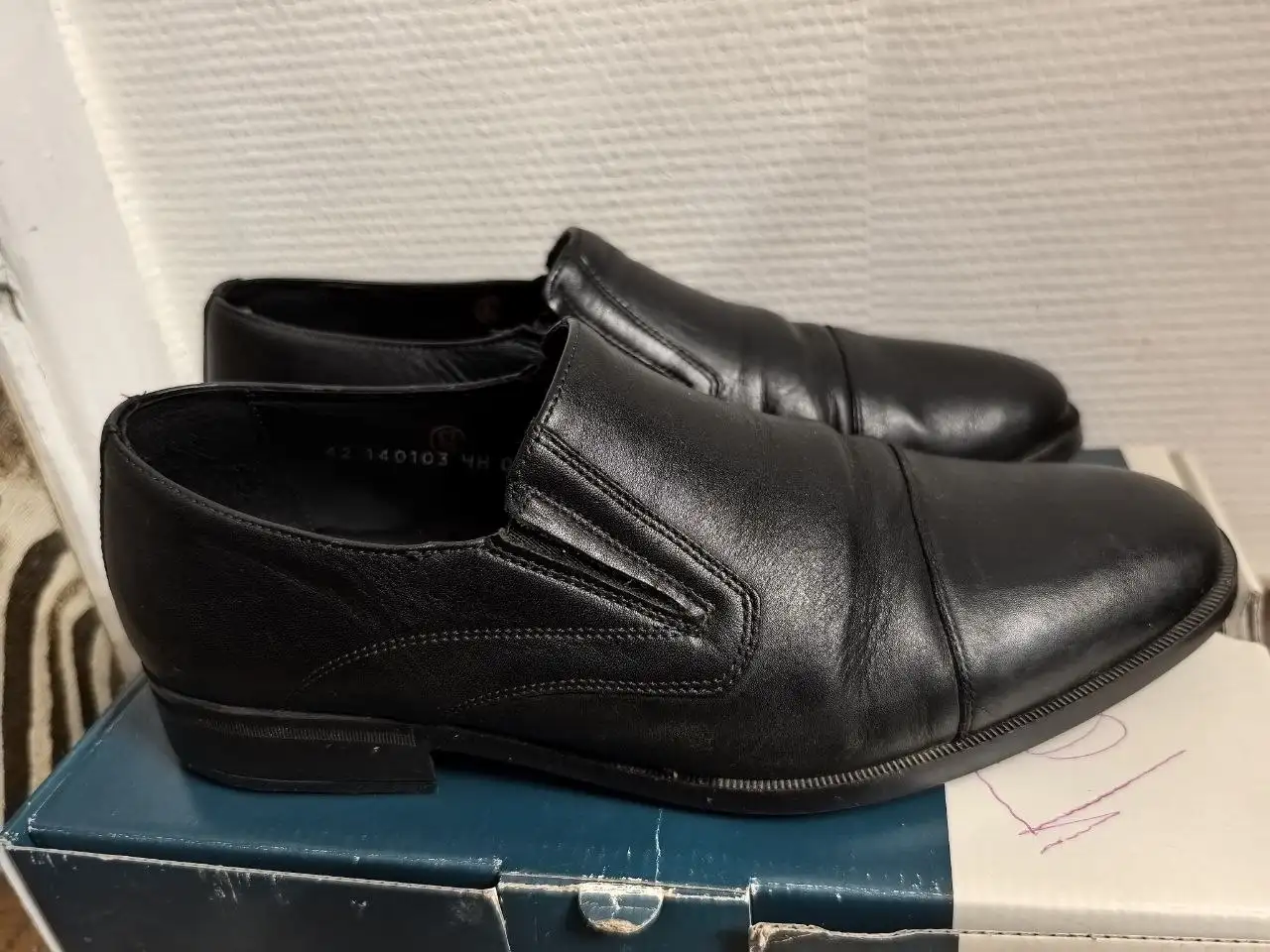 Мужские туфли 42 размера в отличном состоянии - Обувь (Одежда) в Москва