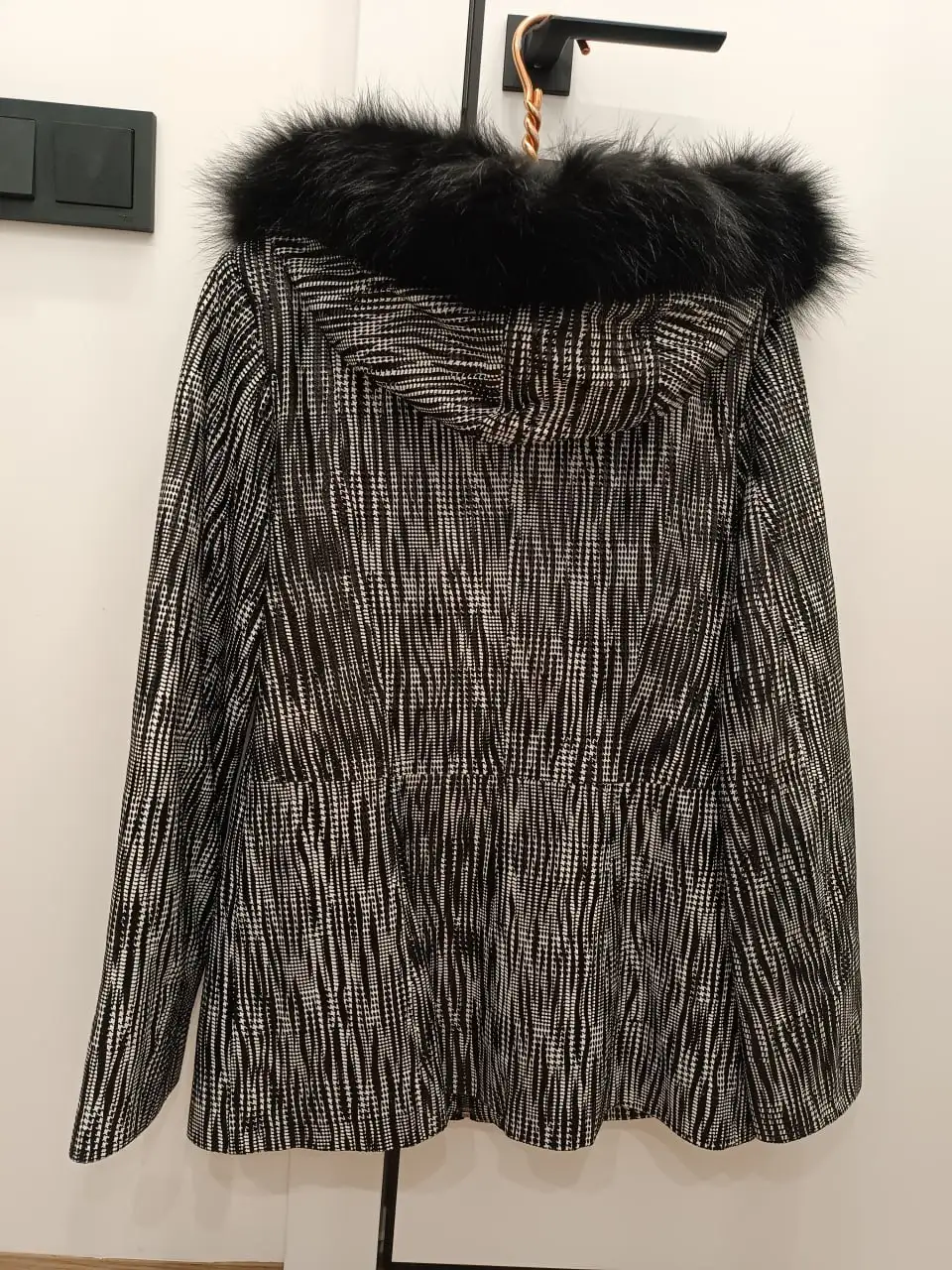 Куртка натуральная кожа с меховым капюшоном 46 размер - Верхняя одежда (Одежда) в Подольск