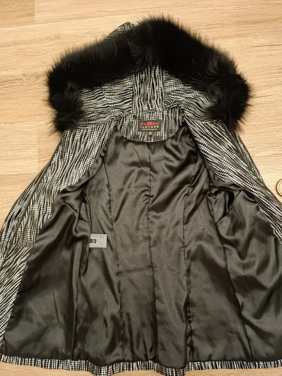 Куртка натуральная кожа с меховым капюшоном 46 размер - Верхняя одежда (Одежда) в Подольск
