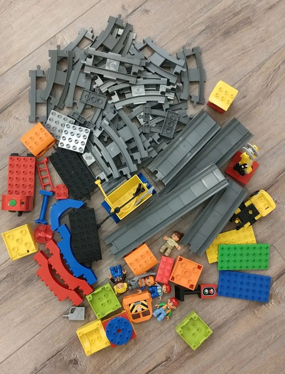 Продажа больших наборов Лего с поездами и фигурками - Конструкторы (Хобби и отдых) в Коммунарка
