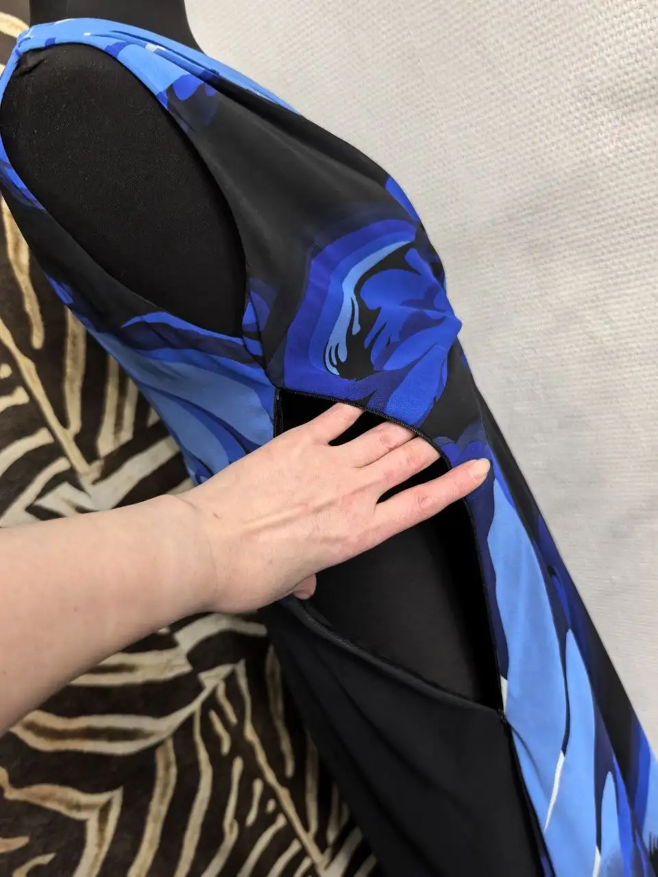 Шифоновое платье 48 размера - Женская одежда (Одежда) в Москва