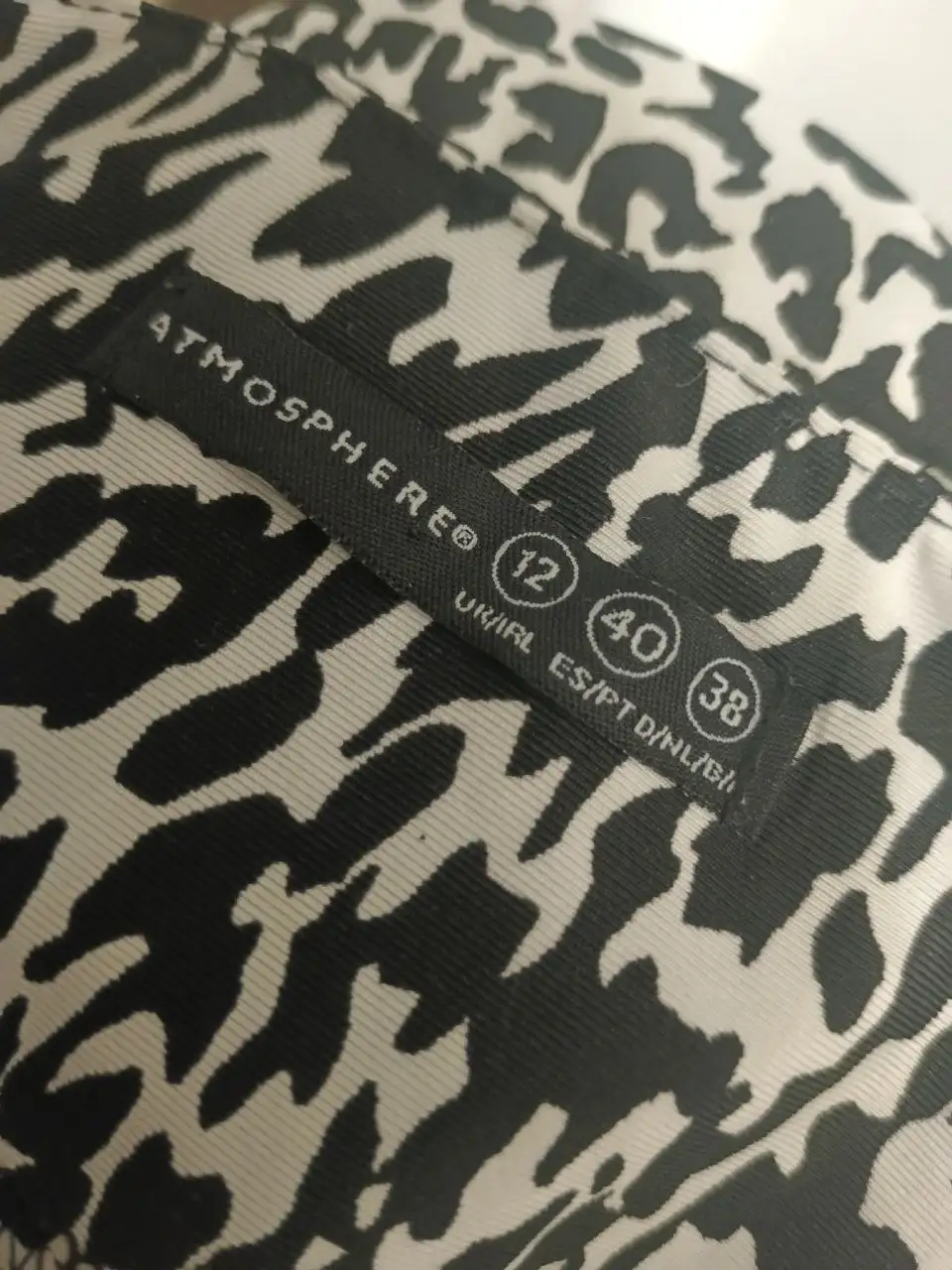 Платье с черно-белым принтом 44-46 - Платья (Одежда) в Сходненская