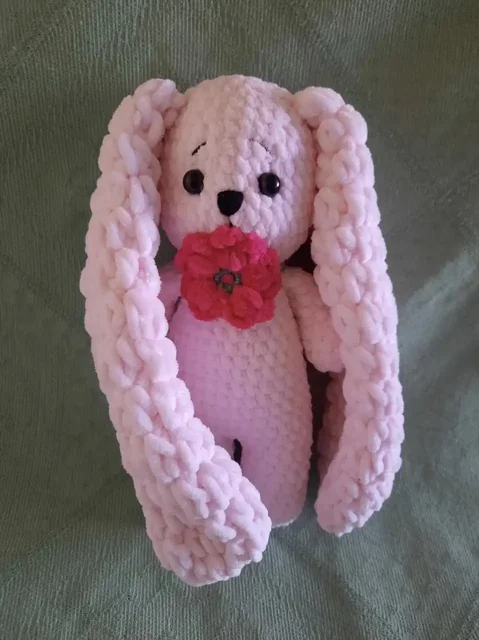 Вязаный зайка из плюшевой пряжи - Хозяйственные товары в Подольск