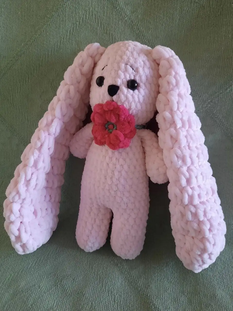 Вязаный зайка из плюшевой пряжи - Рукоделие (Барахолка) в Подольск