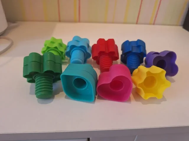 Развивающий конструктор из пластиковых деталей - Товары для детей в Сосенский