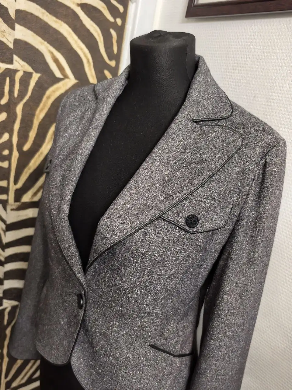 Твидовый жакет 44-46 с кожаным кантом - Верхняя одежда (Одежда) в Москва