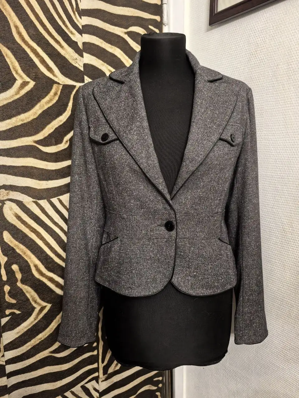 Твидовый жакет 44-46 с кожаным кантом - Верхняя одежда (Одежда) в Москва