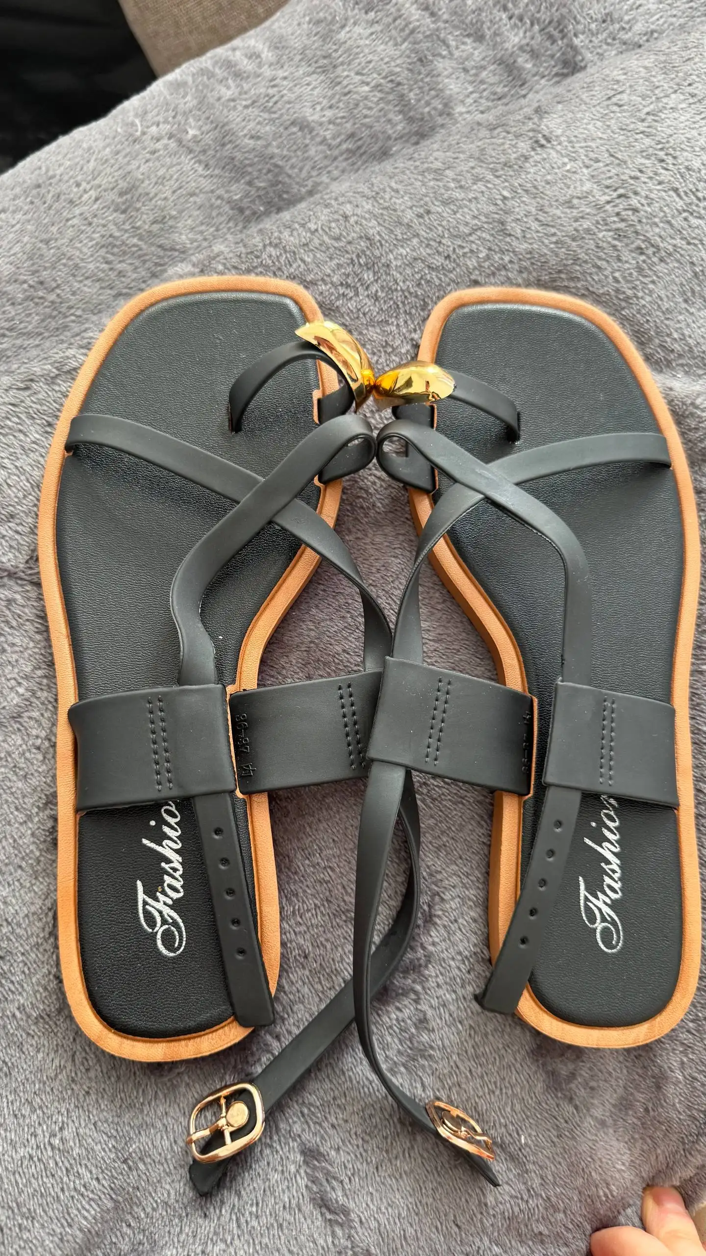 Босоножки 37 размера новые - Обувь (Одежда) в Москва