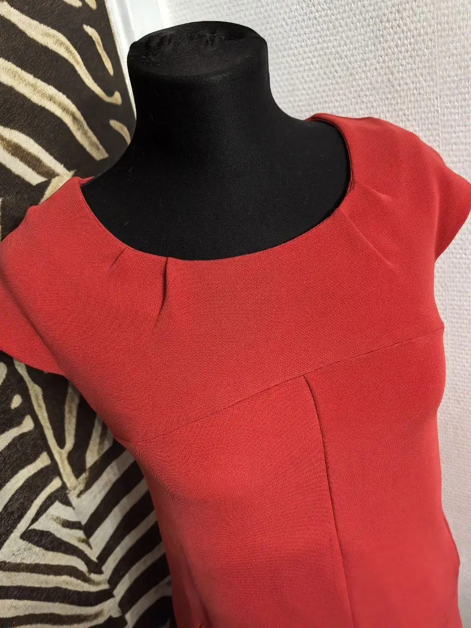 Платье 42-44 отличное состояние - Платья (Одежда) в Москва