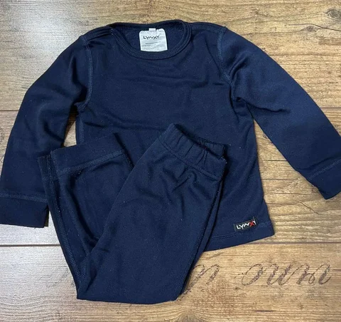 Продам б/у термобелье на рост 86-92 - Книги и раскраски в Москва