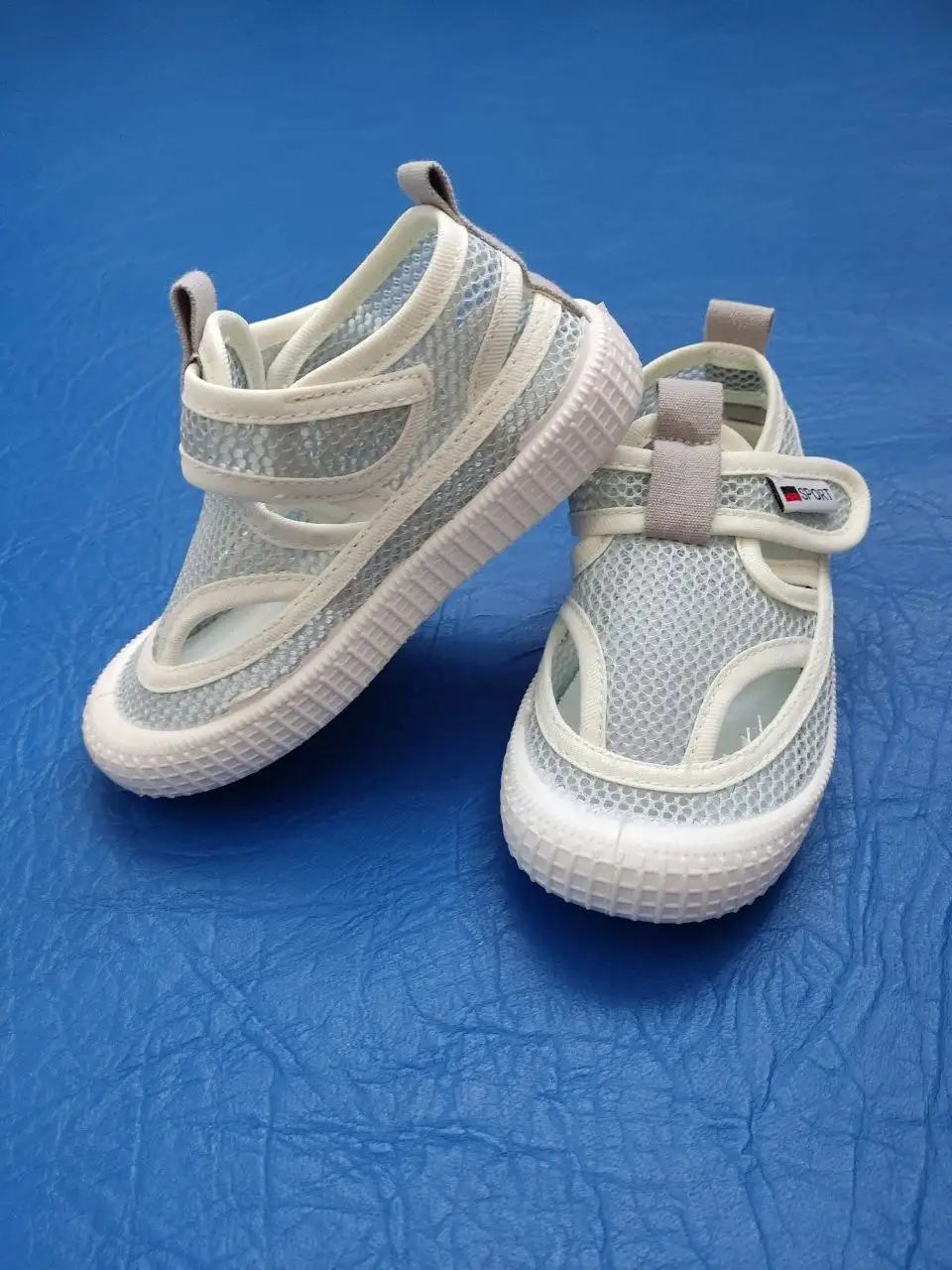 Новые кроссовки для садика - Детская обувь (Одежда) в Москва