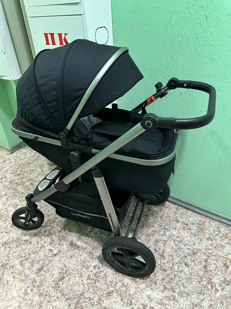 Коляска Luxmom 2в1 + автокресло Happy Baby - Коляски и автокресла (Товары для детей) в Дрожжино