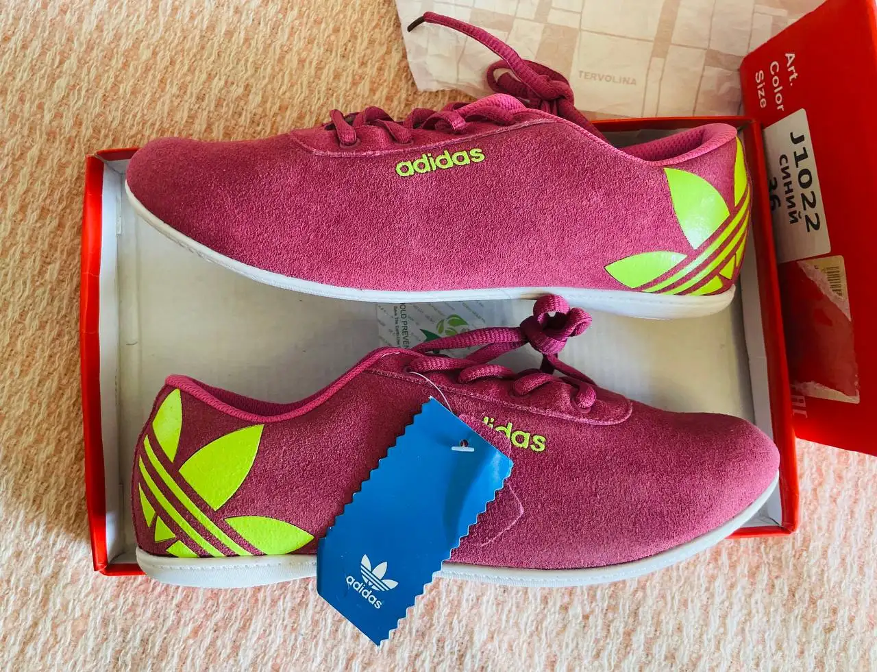 Кроссовки Adidas - Обувь (Одежда) в Москва
