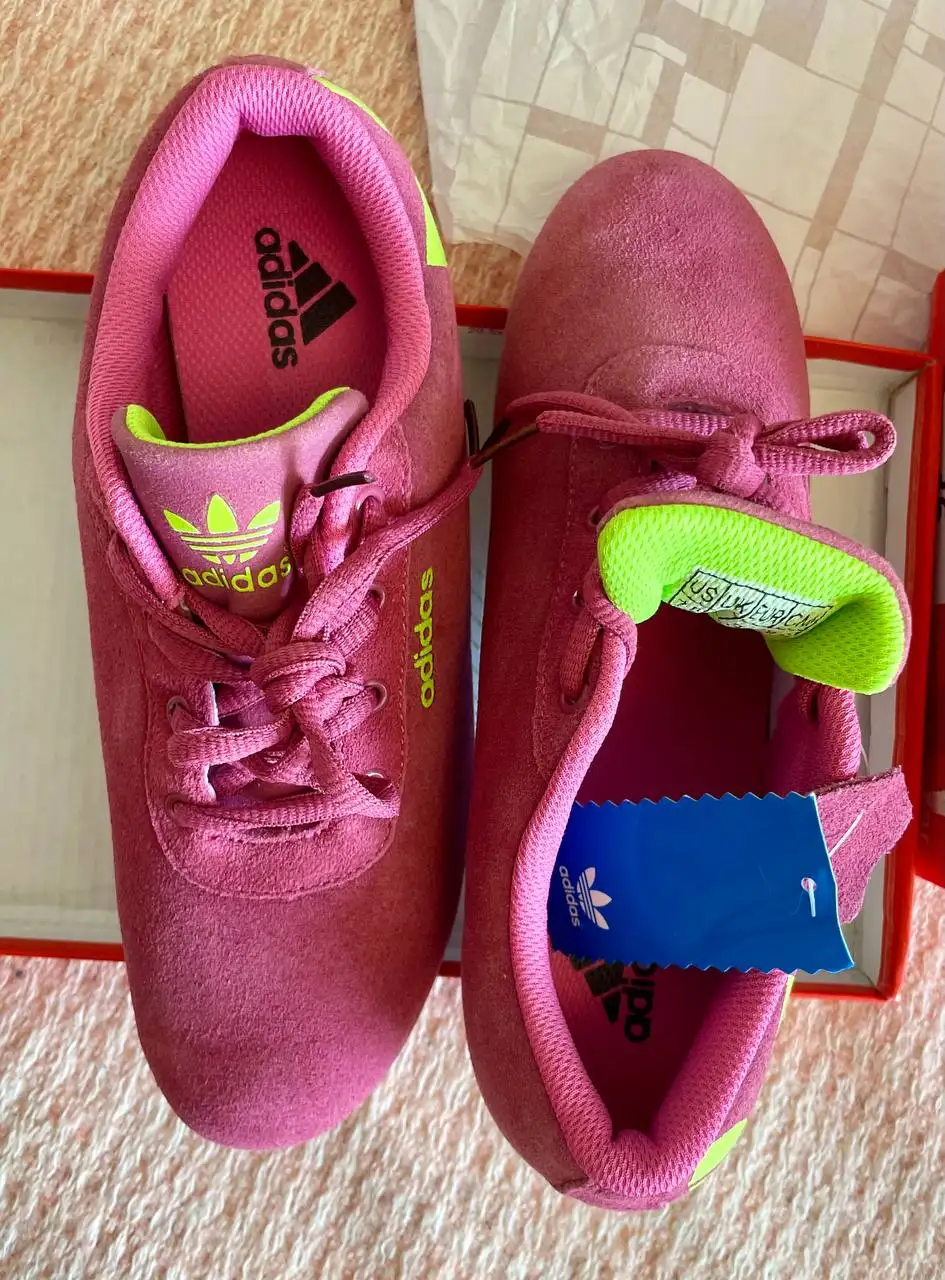 Кроссовки Adidas - Обувь (Одежда) в Москва