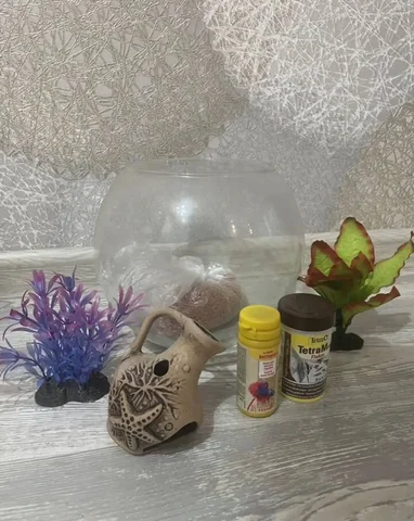 Аквариум с украшениями и кормом - частное объявление в Подольск