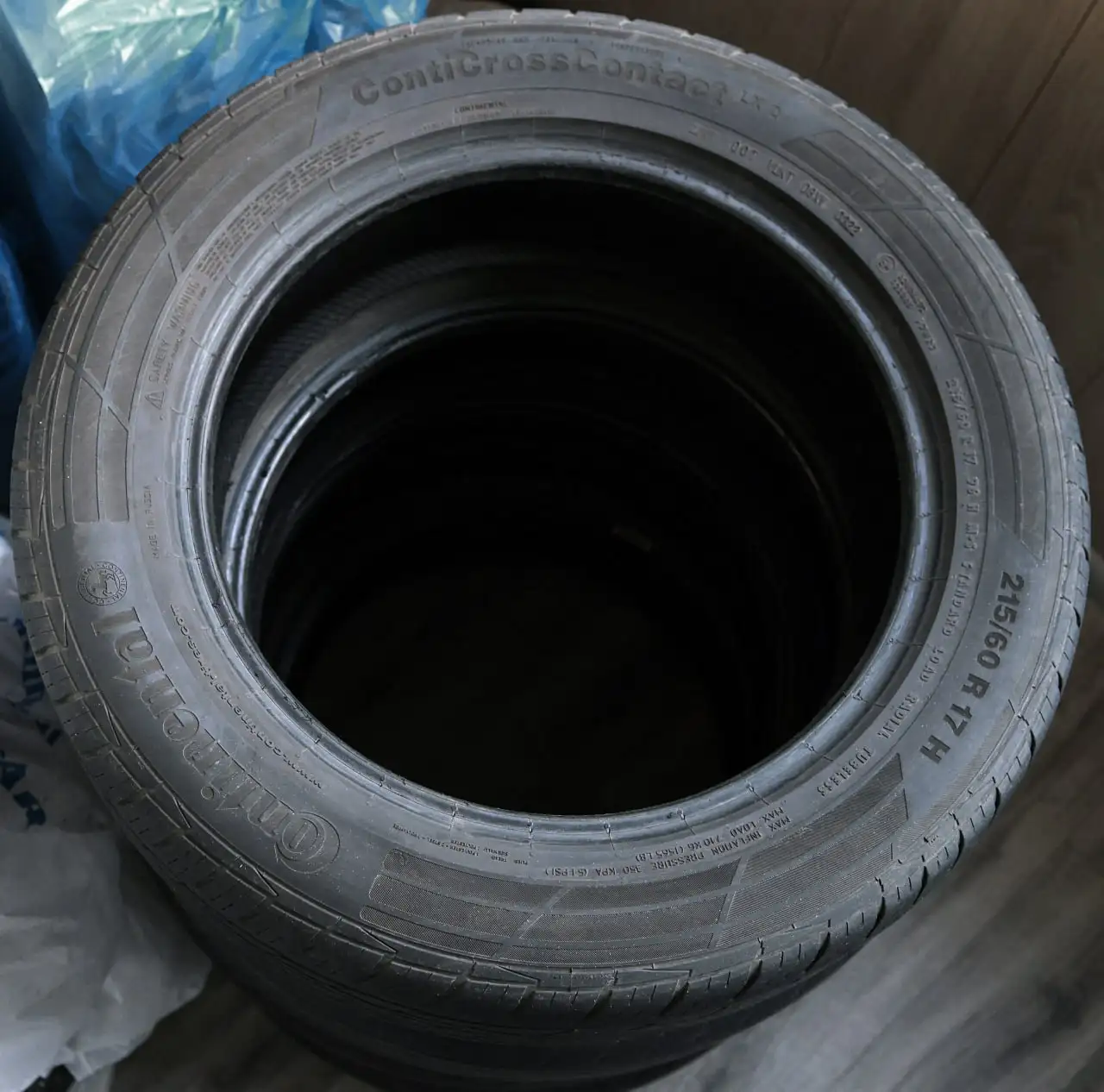 Продажа летних шин Continental 215/60 R17 - Шины и диски (Авто) в Москва