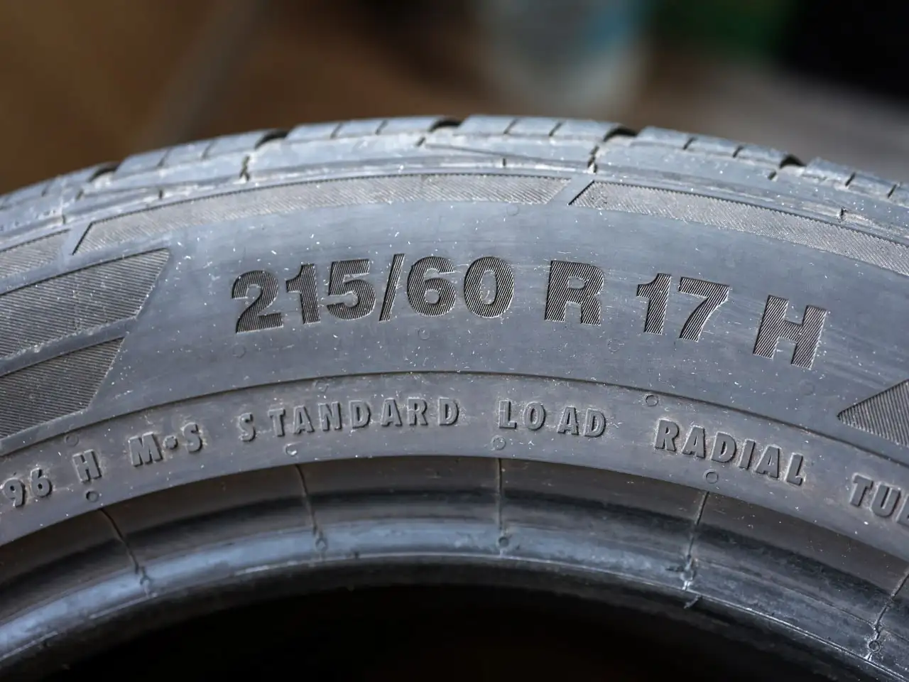 Продажа летних шин Continental 215/60 R17 - Шины и диски (Авто) в Москва