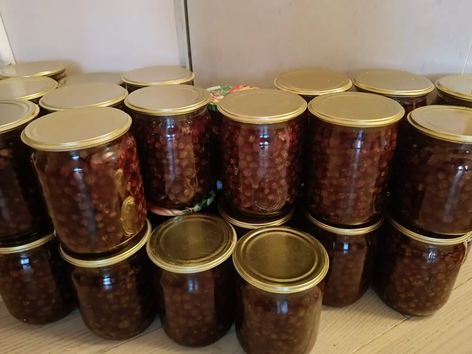 Свежее варенье из полевой земляники - Продукты питания в Москва