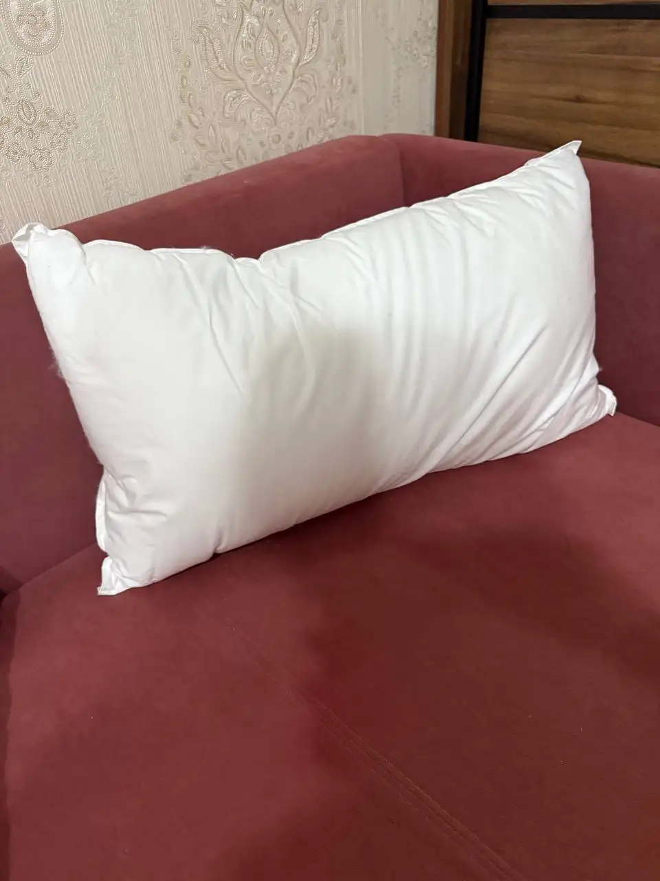 Подушки новые под вакуумом 50x70 - Подушки (Для дома и дачи) в Москва