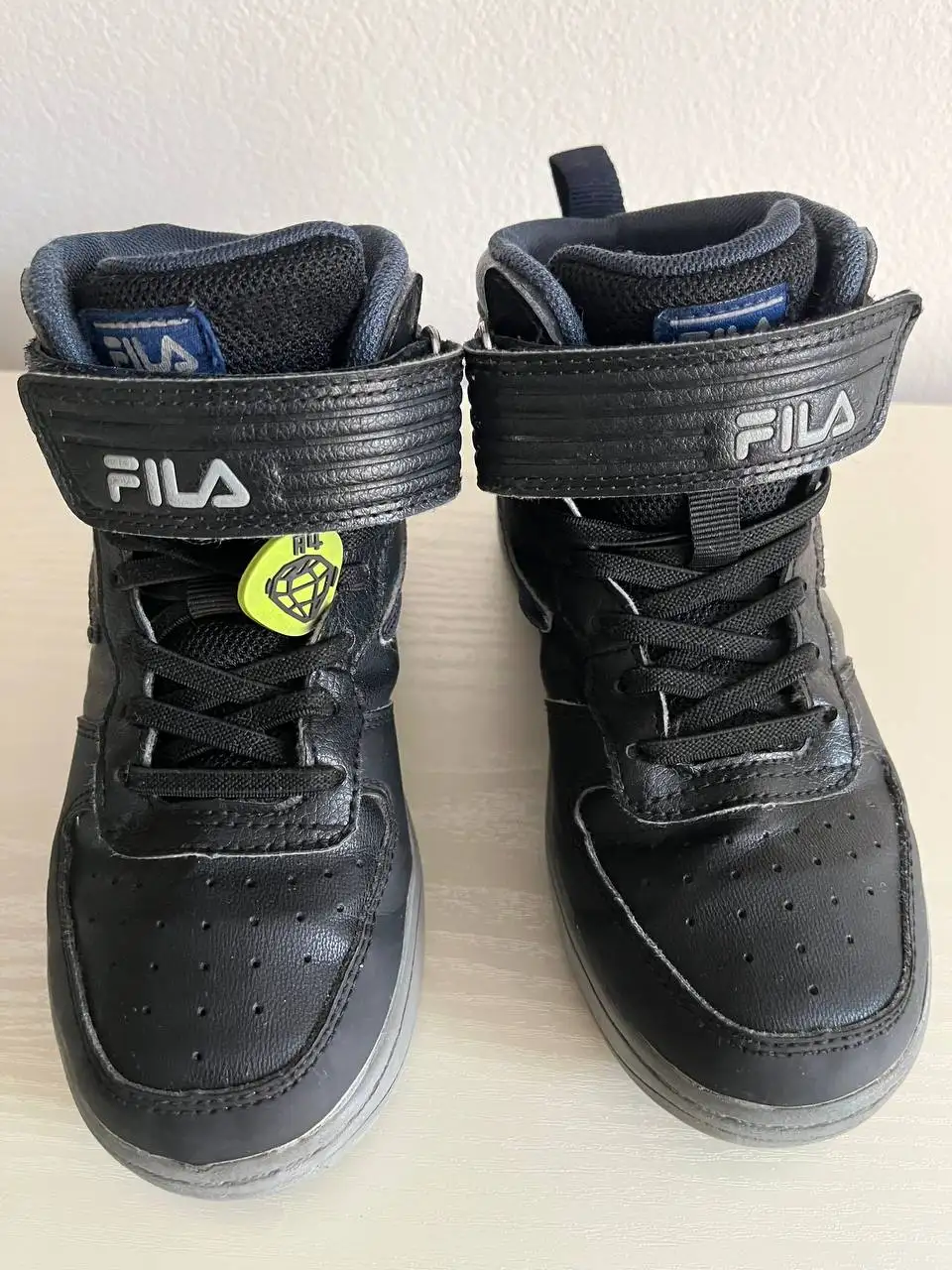 Продам кроссовки Fila размеры 28-30 - Обувь (Одежда) в Москва