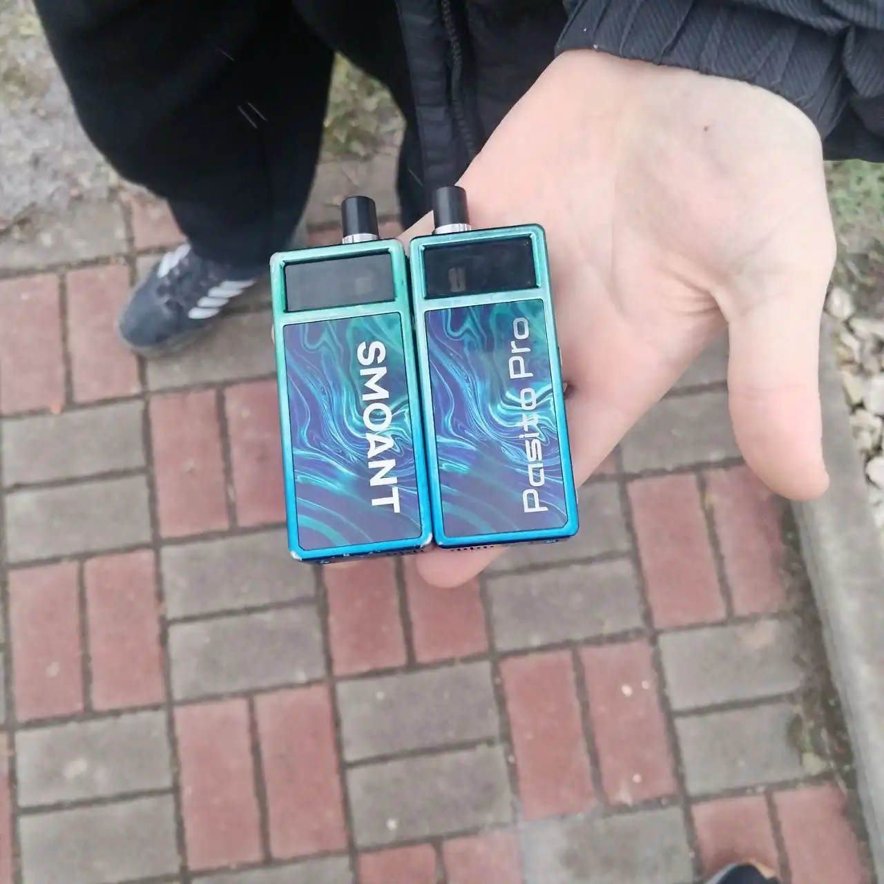 Продам 2 пасика ПРО в хорошем состоянии