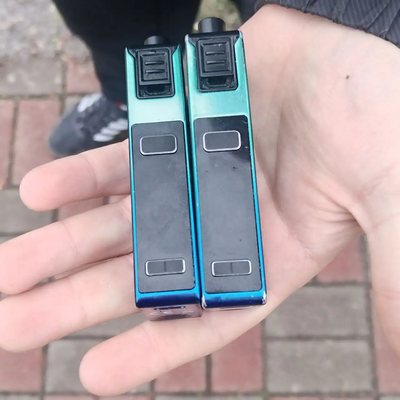 Продам 2 пасика ПРО в хорошем состоянии