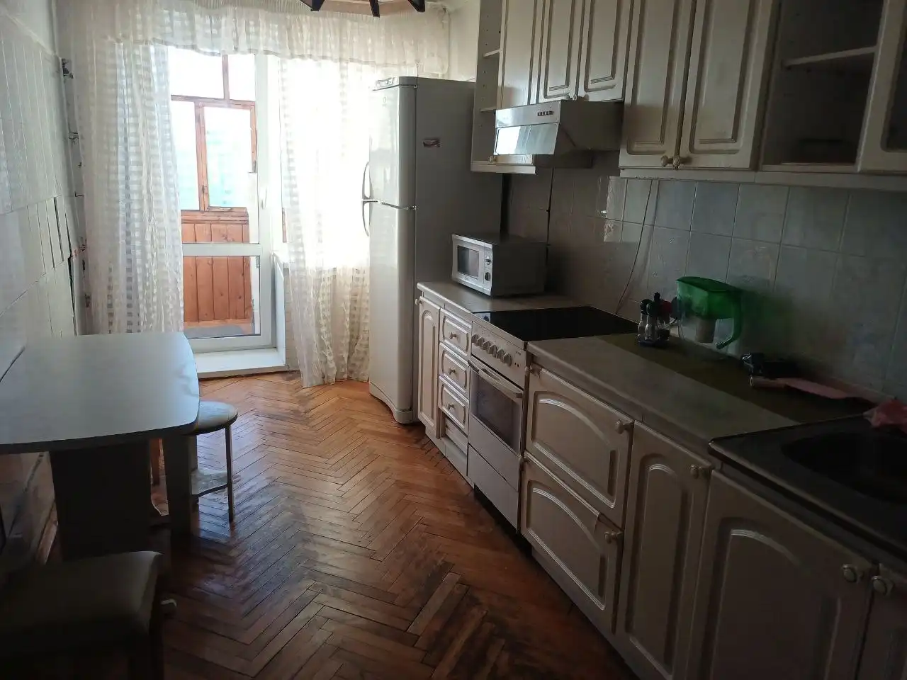 Двухуровневая трехкомнатная квартира в Уфе на проспекте Октября 85/2