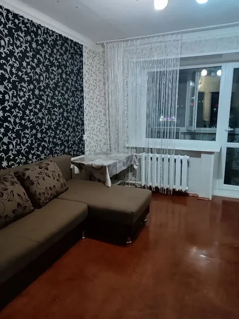 Сдам комнату в коммунальной квартире на проспекте Октября 74 в Уфе - Аренда посуточно в Уфа