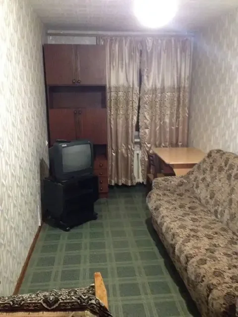 Сдается комната девушке в центре Уфы - Недвижимость в Уфа