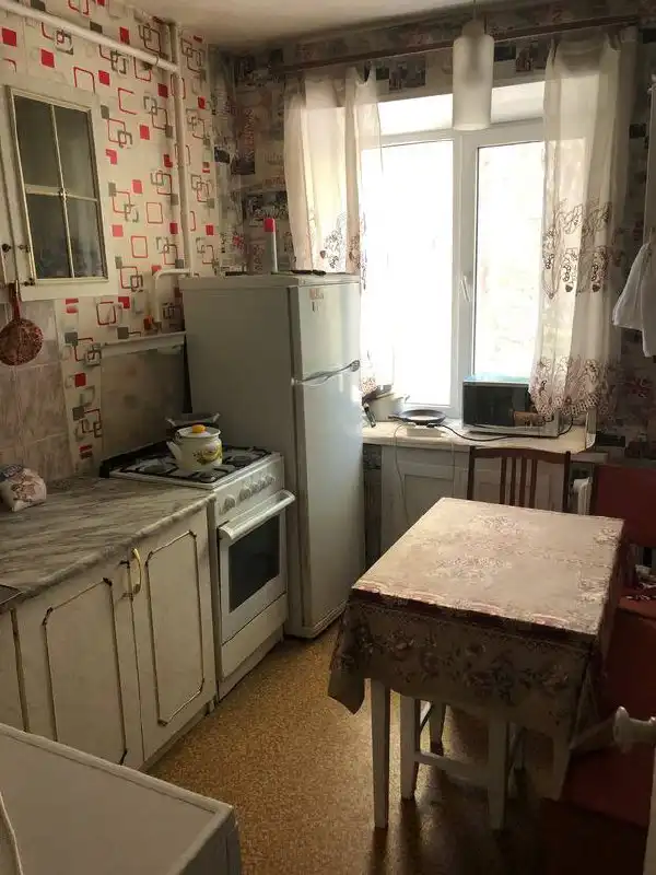 Сдается комната девушке в центре Уфы - Аренда жилья (Недвижимость) в Уфа