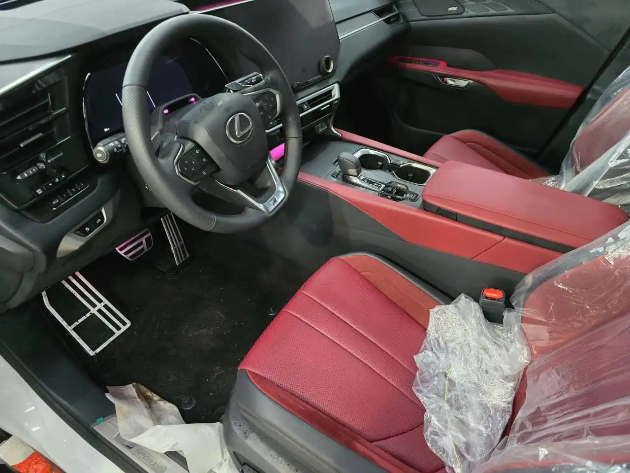 Lexus RX500h 2025 года выпуска