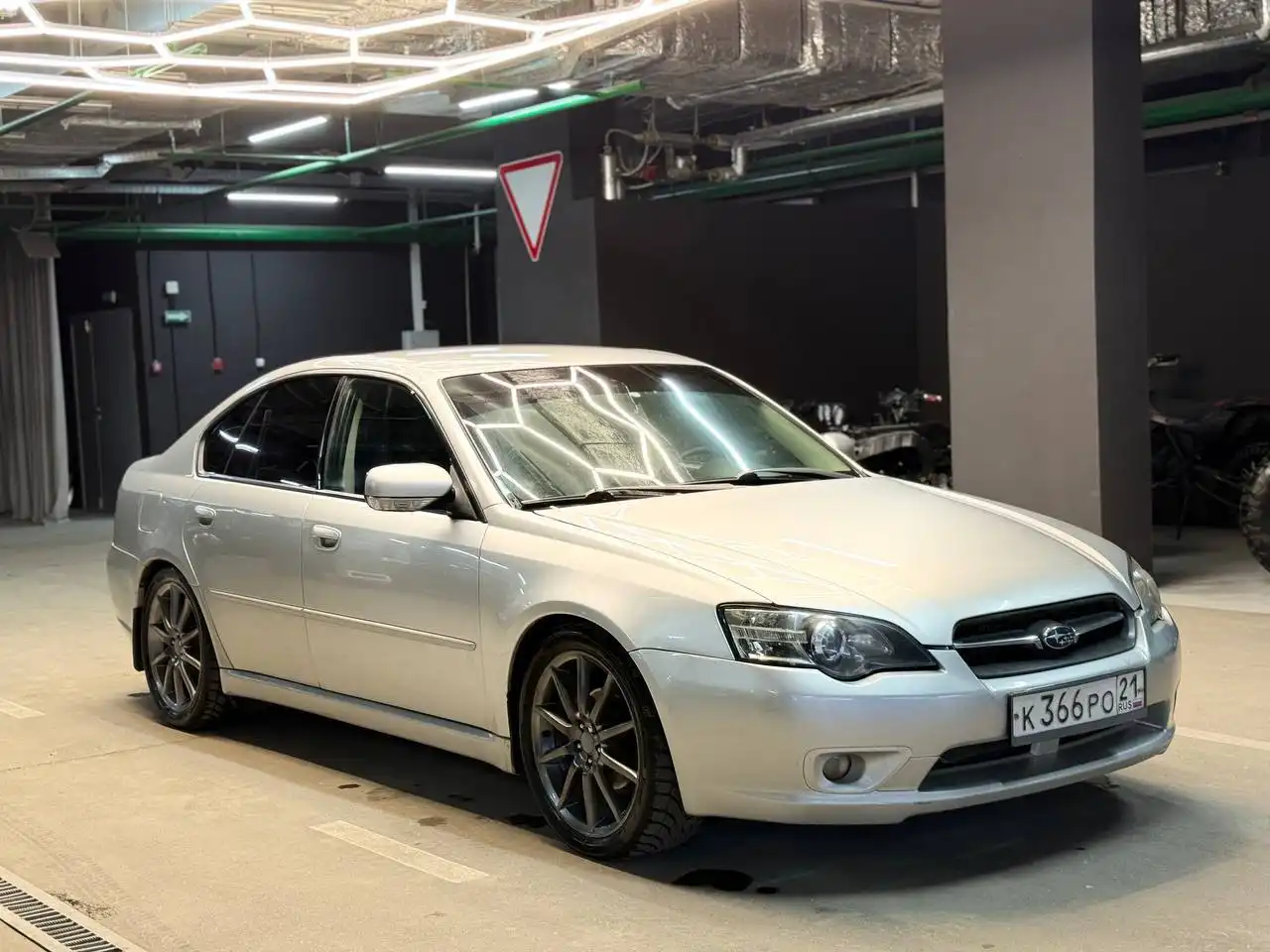 Subaru Legacy 2004 года в отличном состоянии
