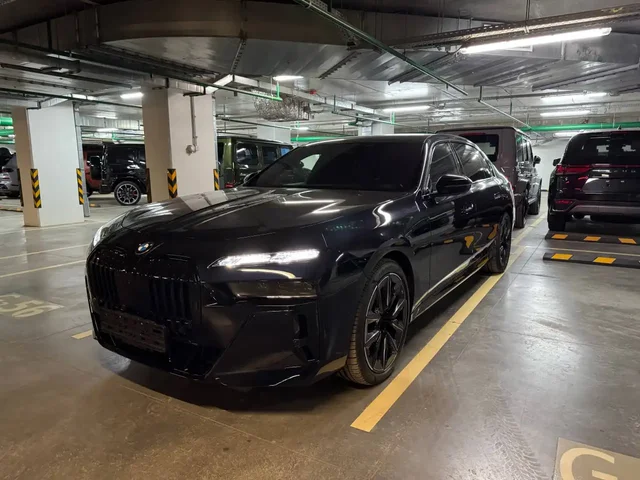 BMW 760i M SPORT PRO 2023 года выпуска - Государственные номера в Краснодар