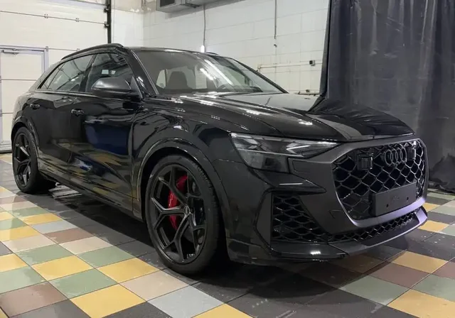 Срочная продажа Audi RS Q8 2025 года - Государственные номера в Краснодар
