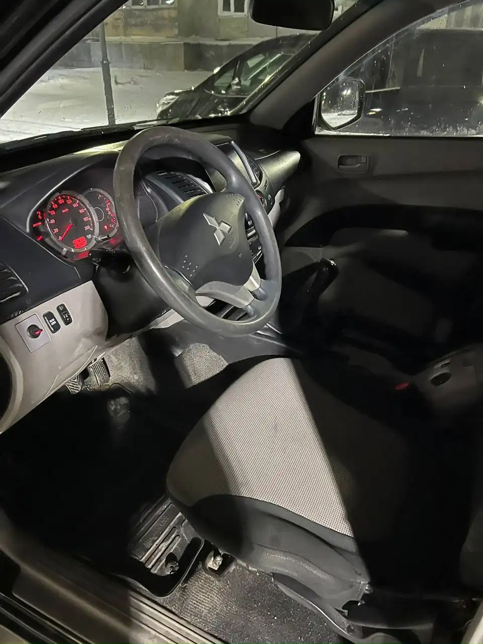Продажа Mitsubishi L200 2010 года - Грузовые автомобили (Авто) в Краснодар